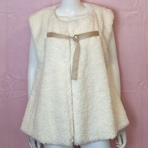 Madison 88 Off White Faux Fur Fluffy Cozy Winter Vest size Large/XL